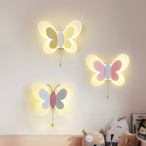 Fluttera - LED-seinävalaisin perhoskuviolla