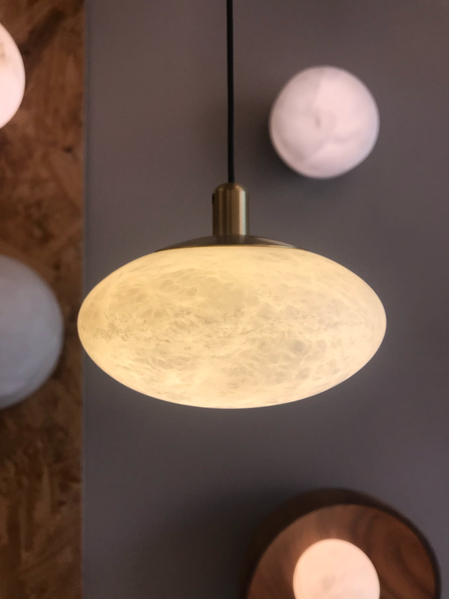 LumiShroom – Handcrafted Alabaster Mini Pendant Light with Adjustable Suspension